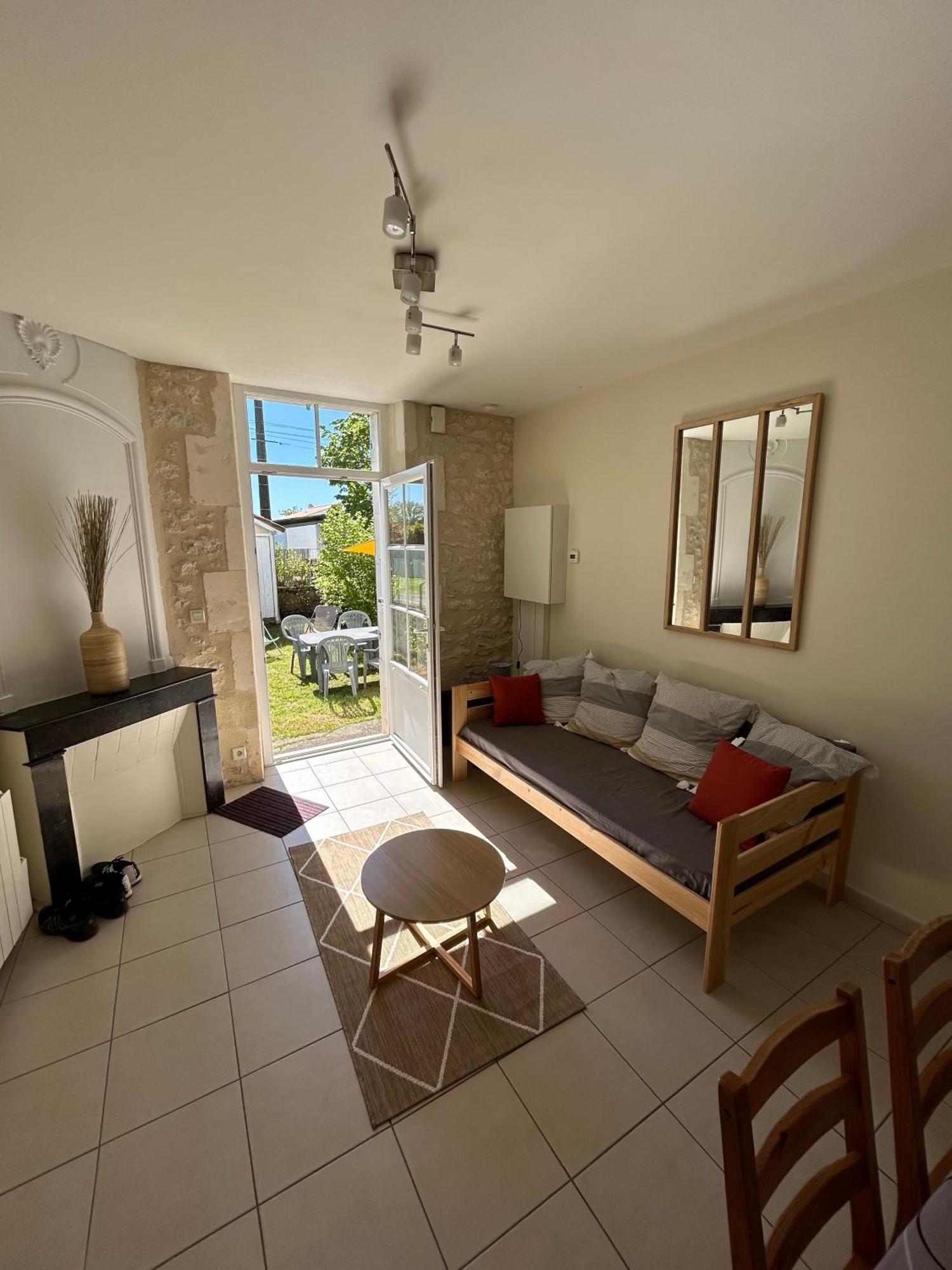 Le Domaine Des Aguins Guest House Saujon Ngoại thất bức ảnh
