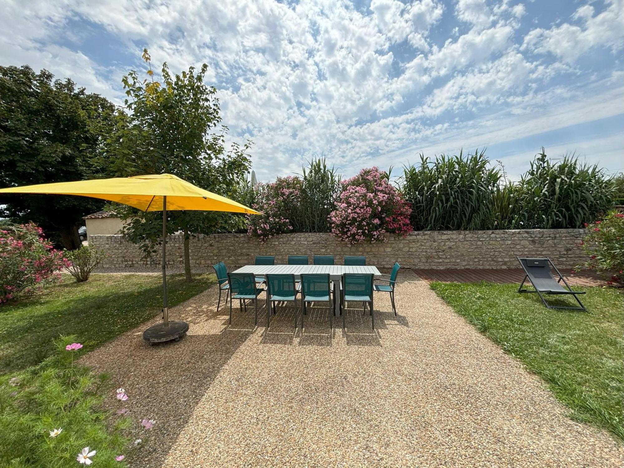 Le Domaine Des Aguins Guest House Saujon Ngoại thất bức ảnh