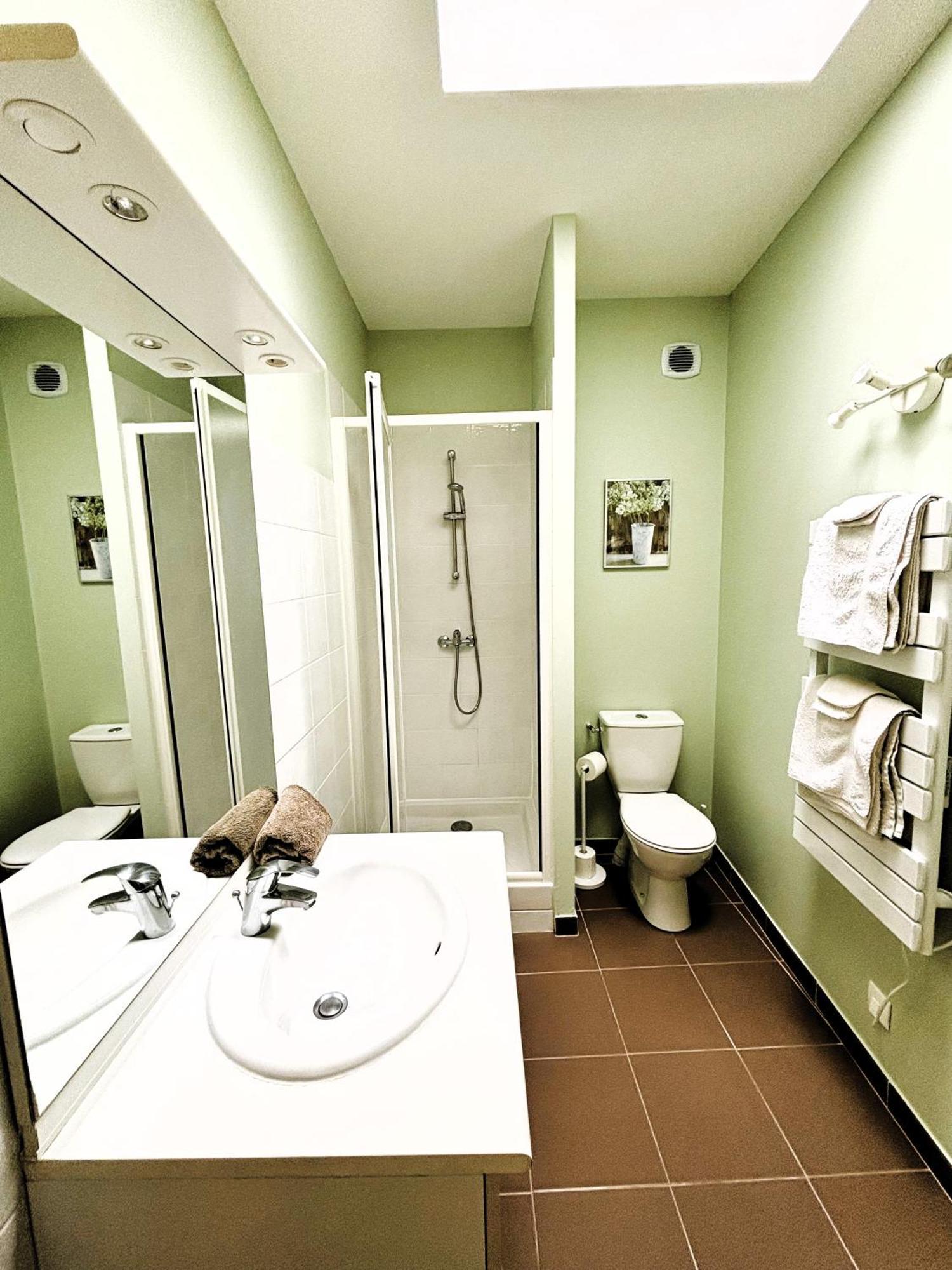 Le Domaine Des Aguins Guest House Saujon Ngoại thất bức ảnh